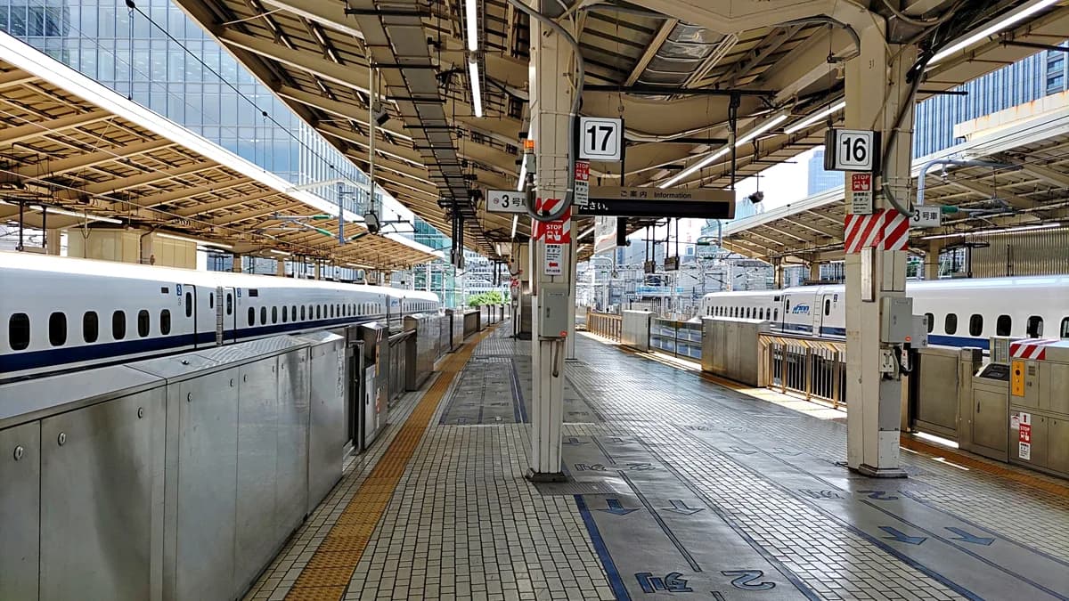 東京駅にて 東海道新幹線ホーム